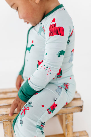 Deck the Howls Convertible Footies